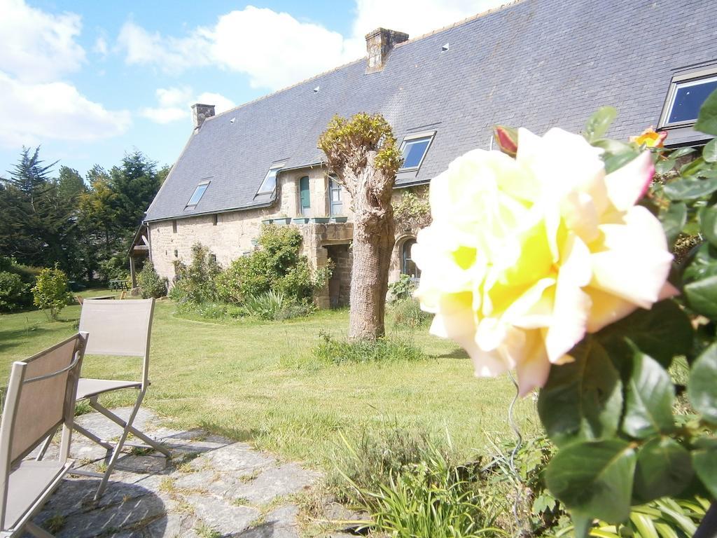 Les Chaumieres De Kerimel Bed and Breakfast Ploemel Exteriör bild